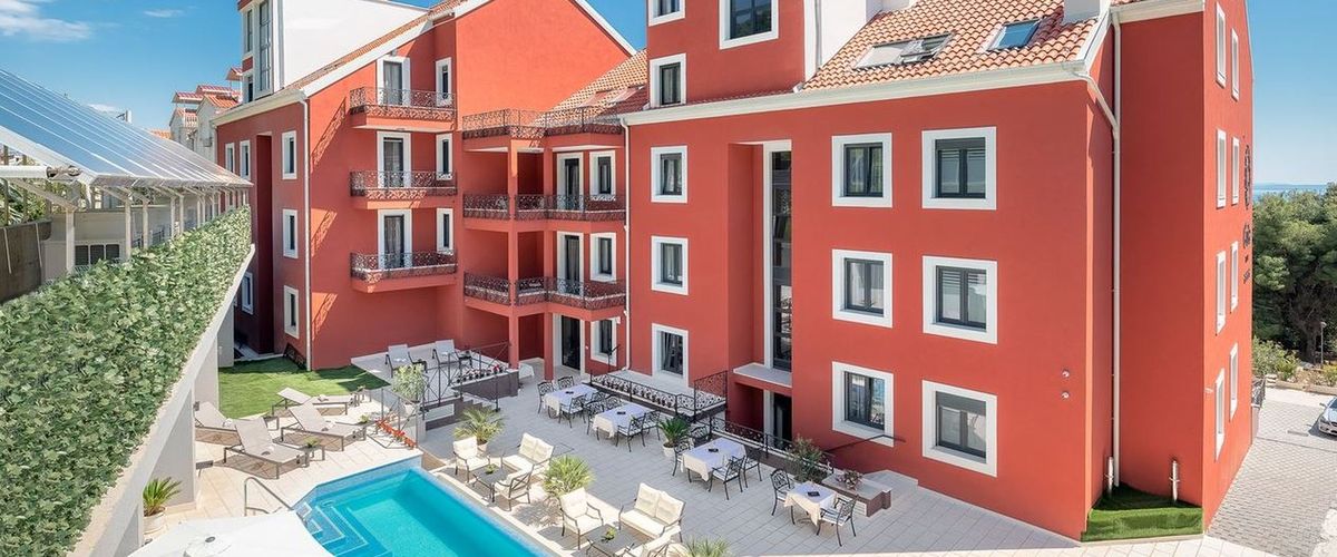 budynek główny, basen