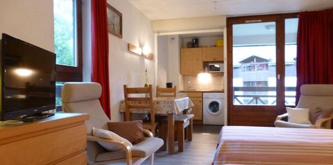 pokój, kuchnia / aneks kuchenny, balkon / taras