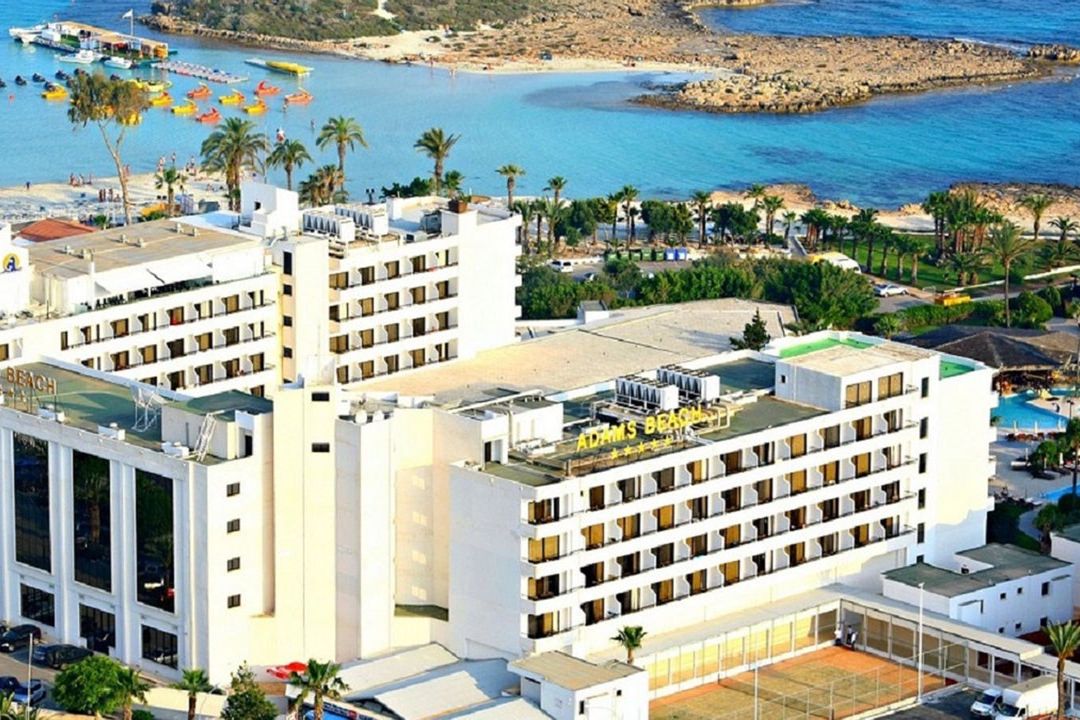 Adams Beach - obiekt