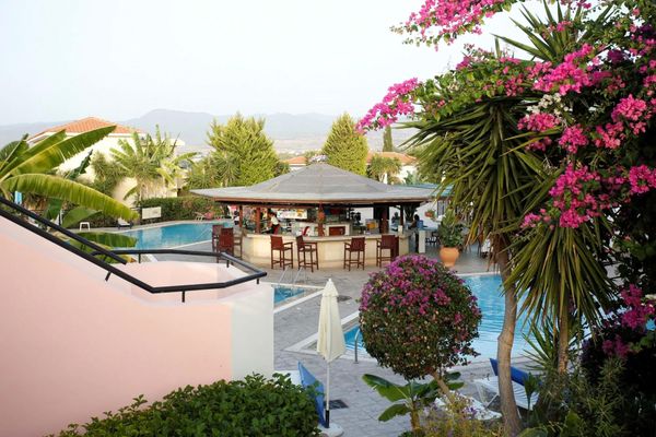 Akamanthea Holiday