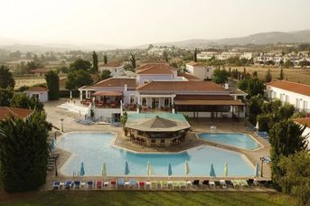 Akamanthea Holiday