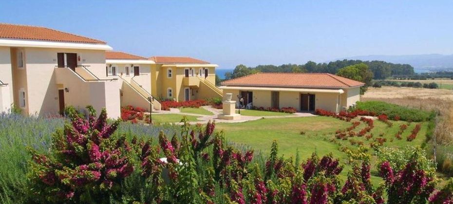 Akamanthea Holiday