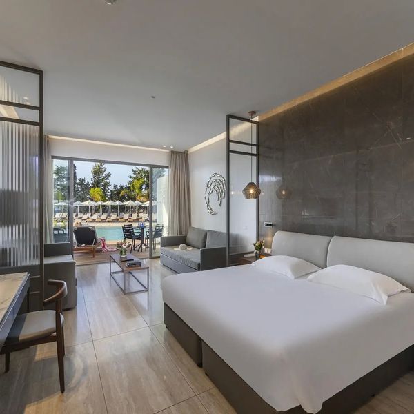 Aliathon Resort