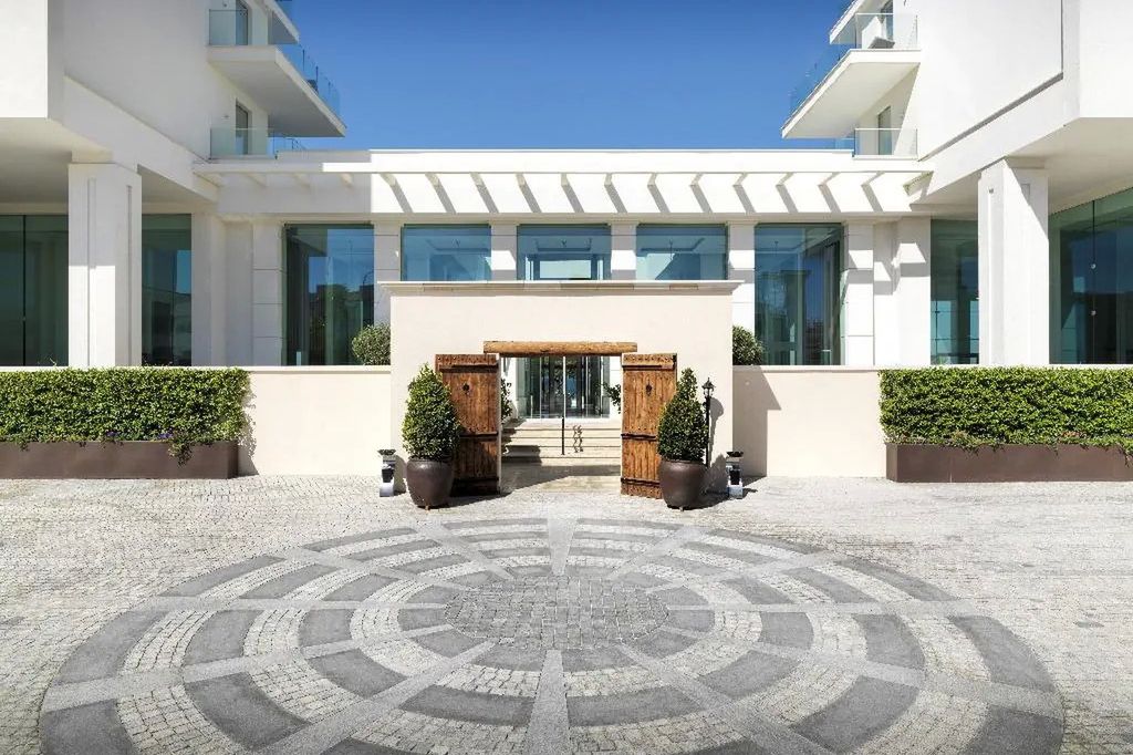 Amavi - teren hotelu