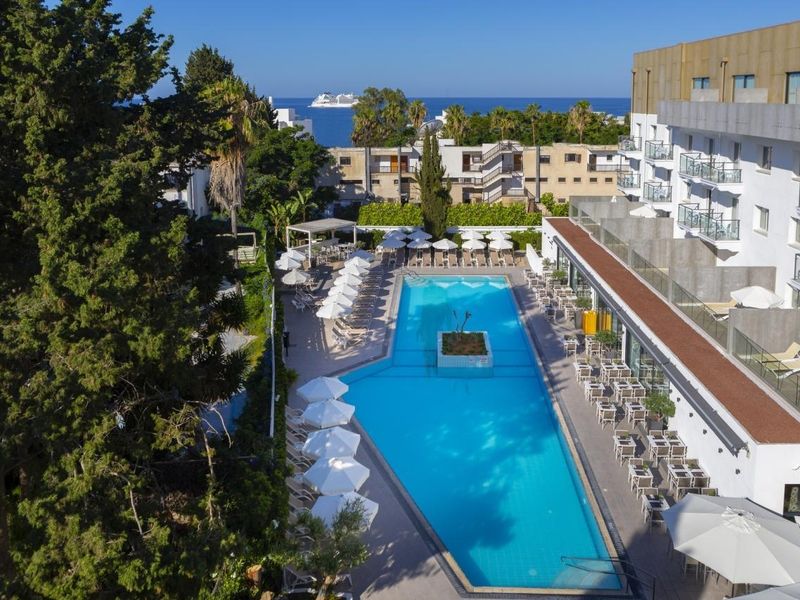 Anemi Hotel &amp; Suites