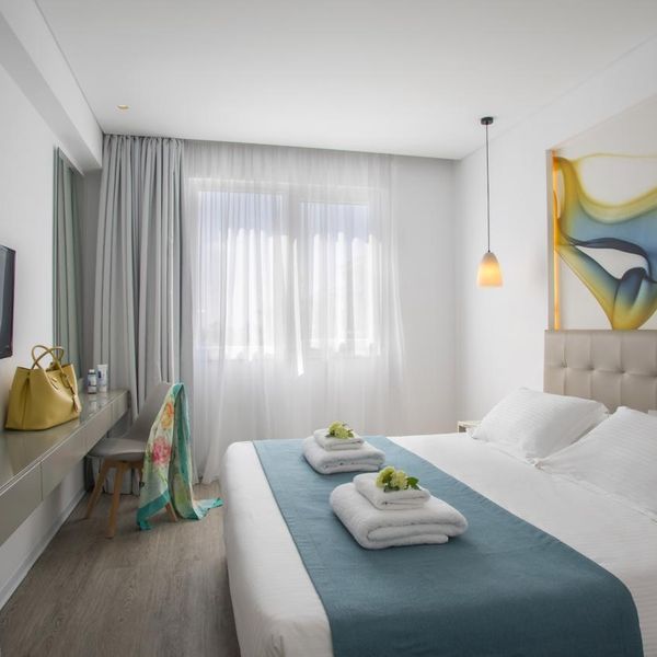 Anemi Hotel & Suites