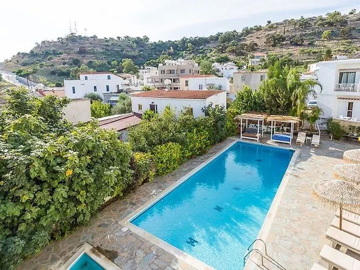 Antonis G Apartments