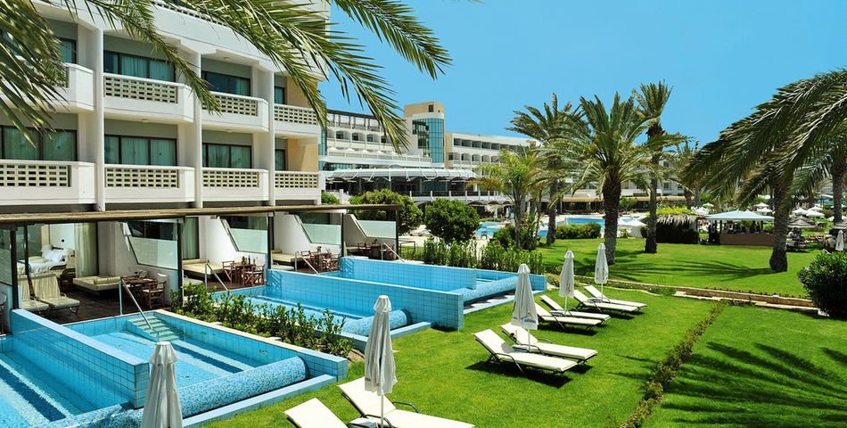 obiekt, teren hotelu, basen