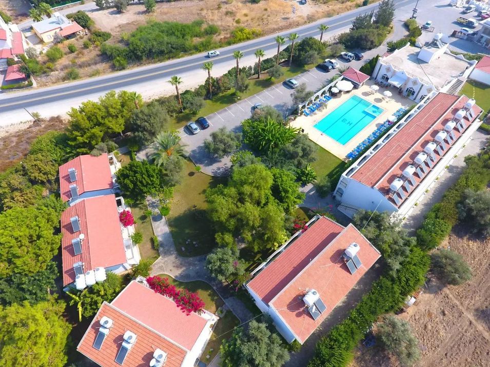 obiekt, teren hotelu, basen