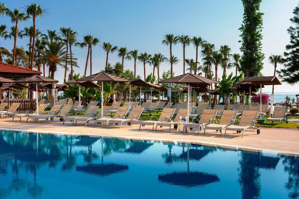 Cavo Maris - teren hotelu