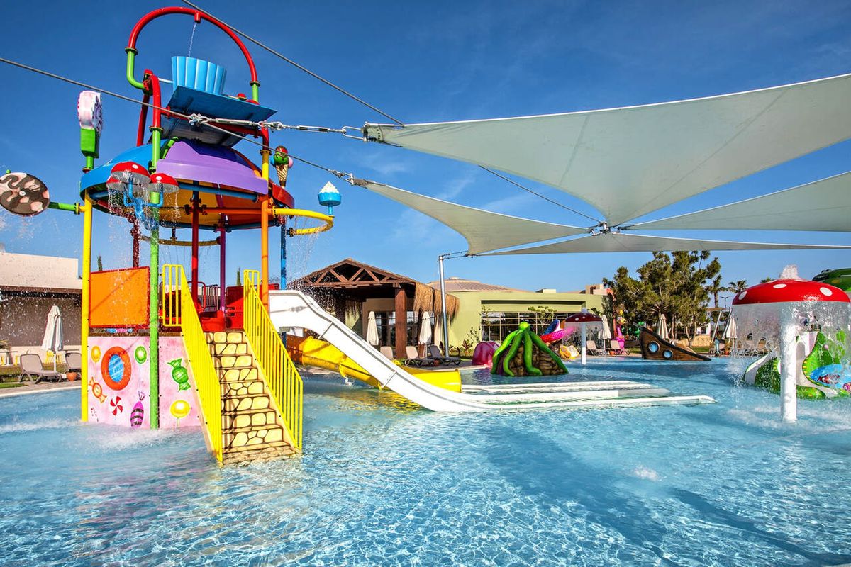 Concorde Luxury Resort - basen