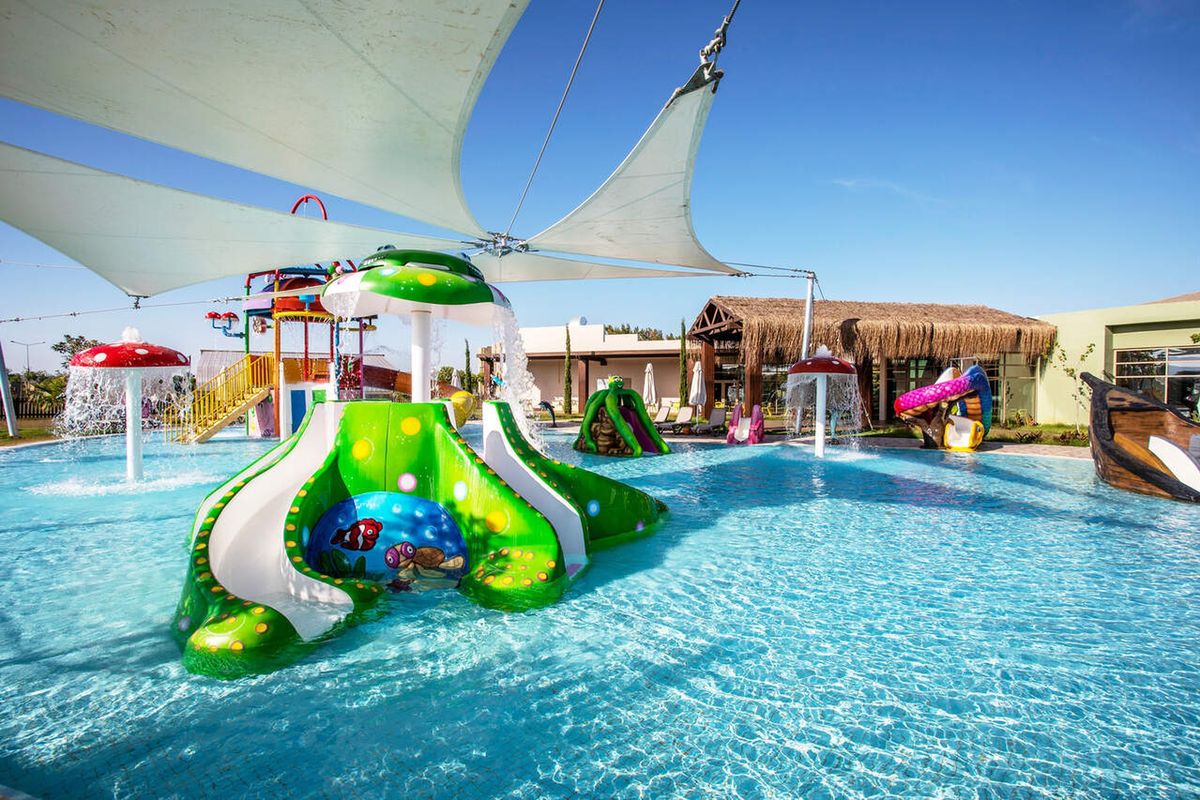 Concorde Luxury Resort - basen