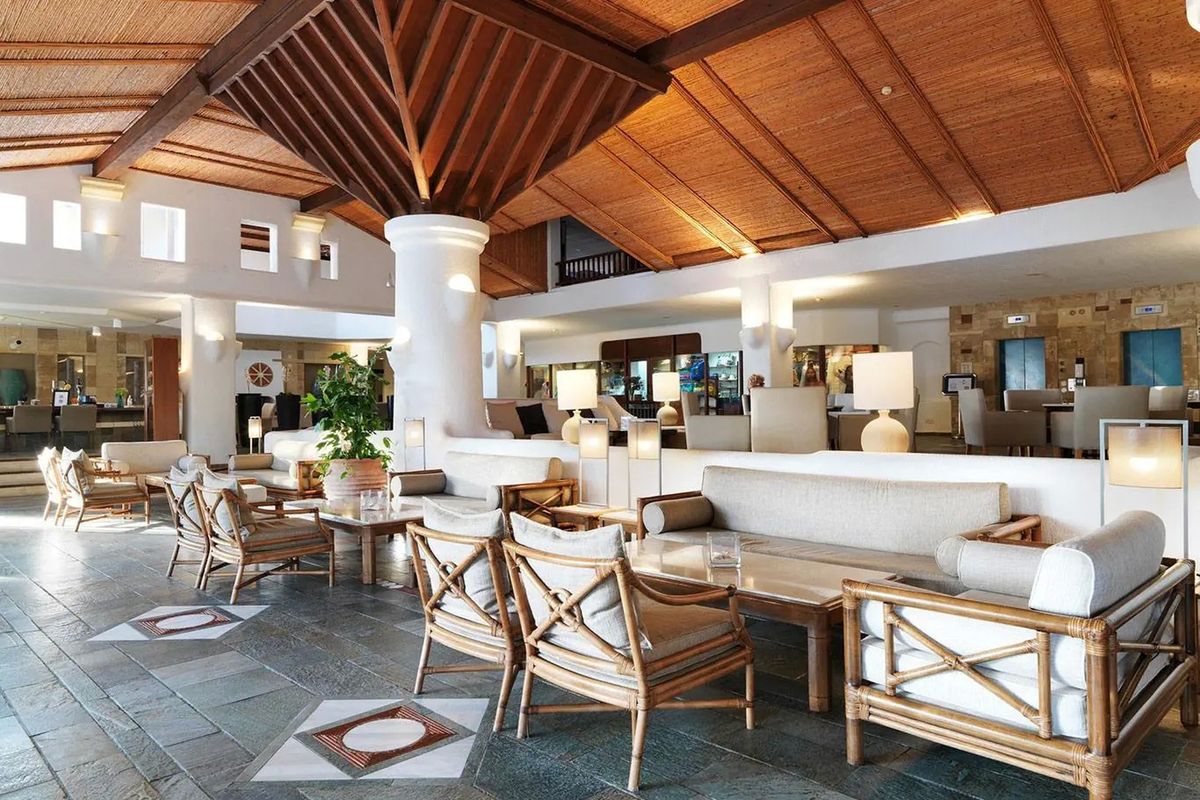 Coral Beach & Resort (Paphos) - recepcja / lobby