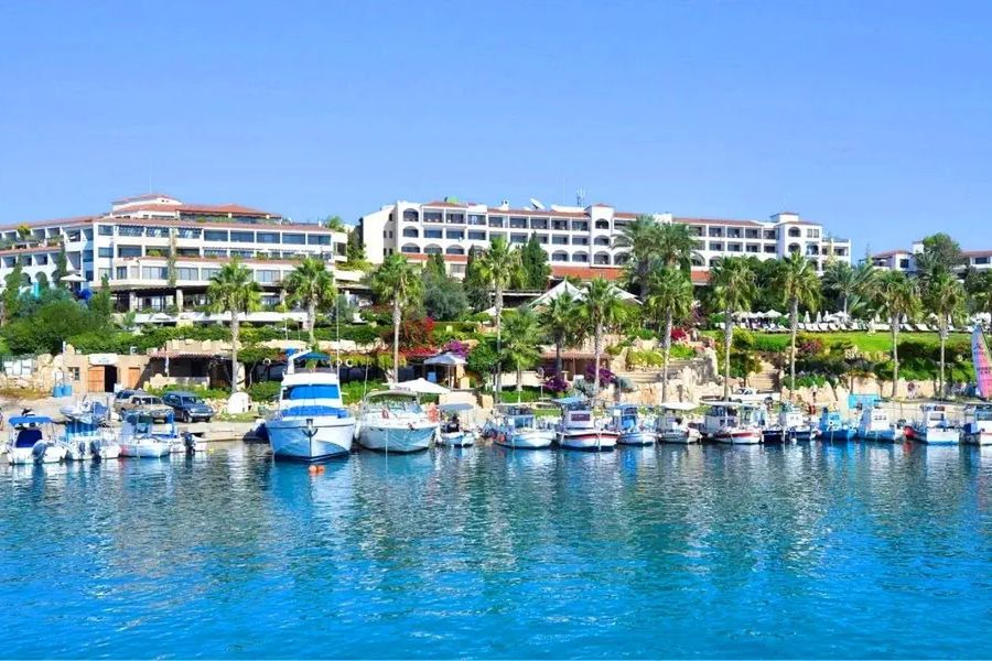 Coral Beach & Resort (Paphos) - teren hotelu
