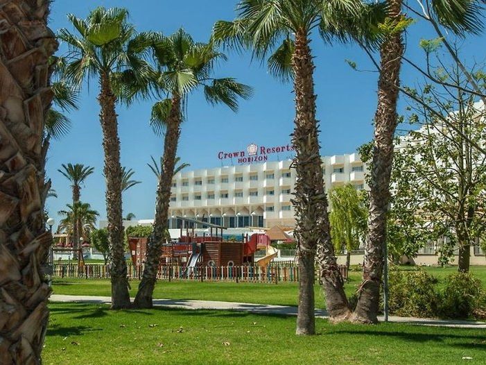 budynek główny, teren hotelu