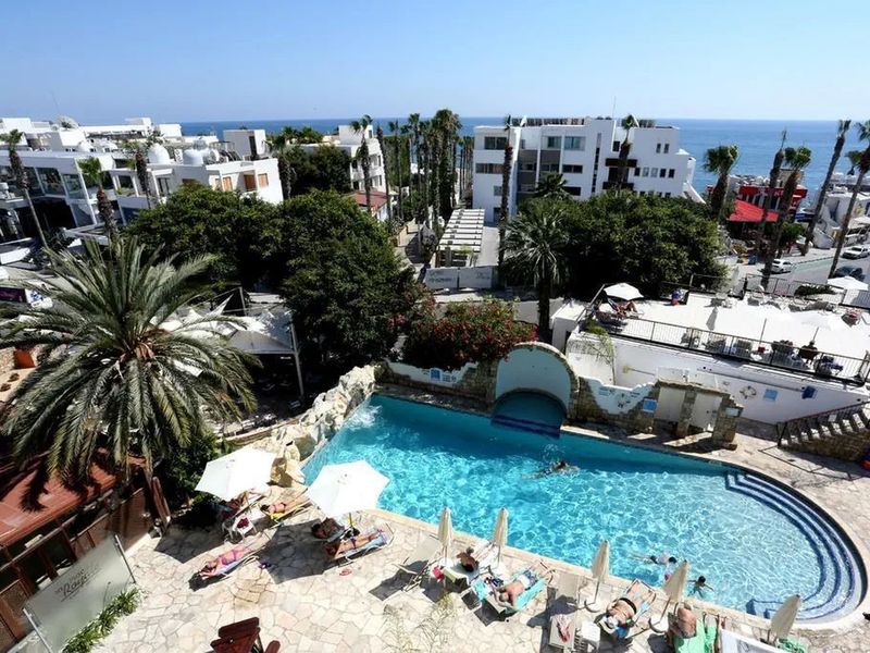 Dionysos Central