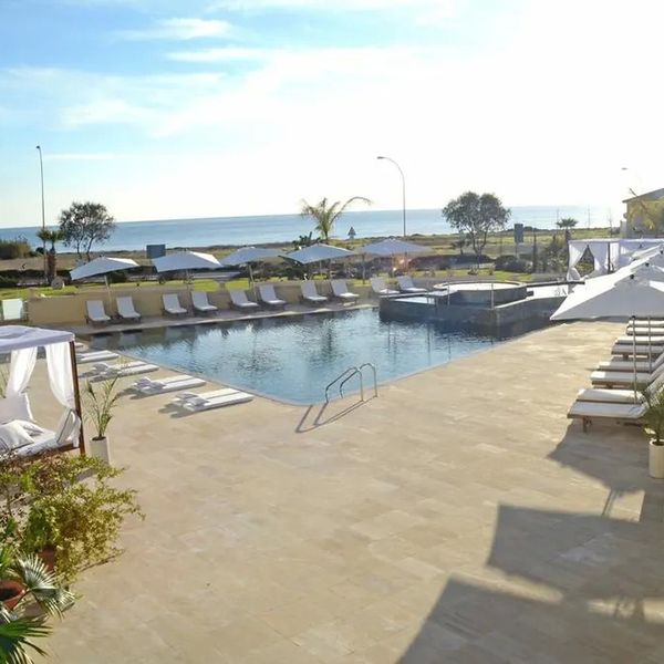 E Hotel Spa and Resort