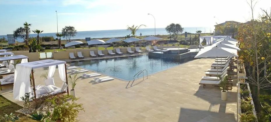 E Hotel Spa and Resort