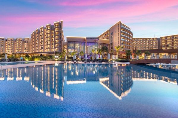Elexus Resort