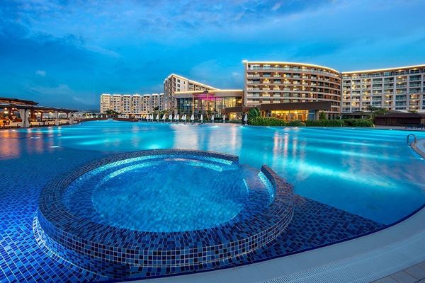 Elexus Resort