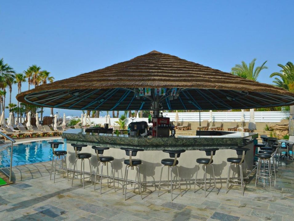 basen, pool bar