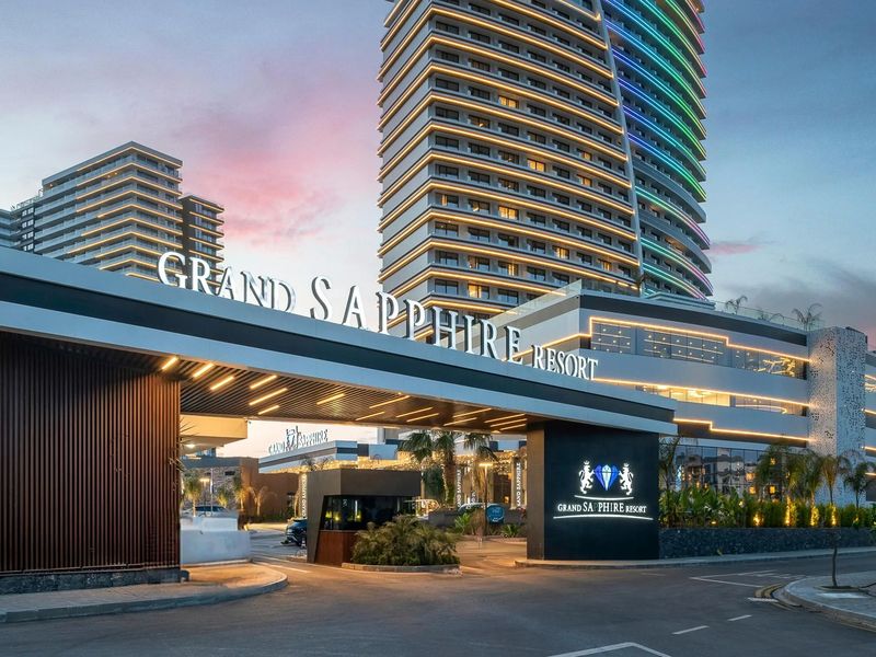 Grand Sapphire Resort