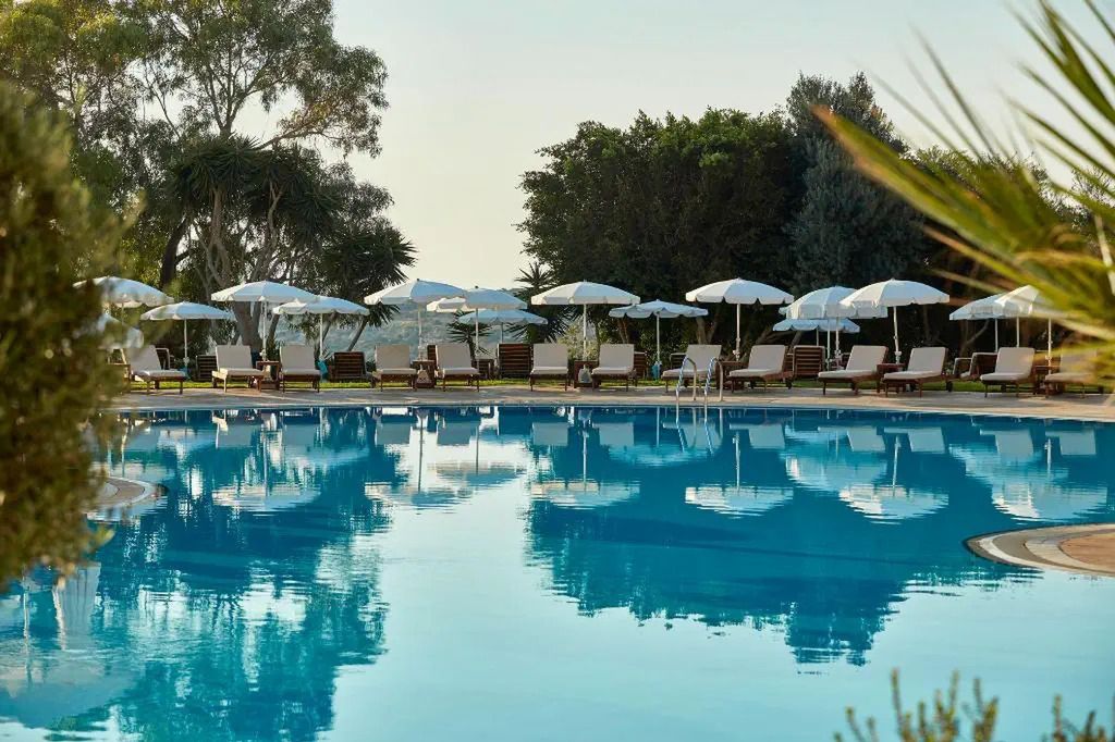 Grecian Park - basen