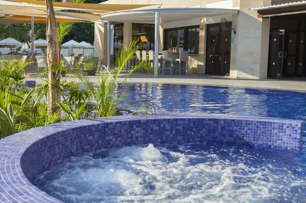 Kapetanios Odysseia (ex Kanika Pantheon) - basen