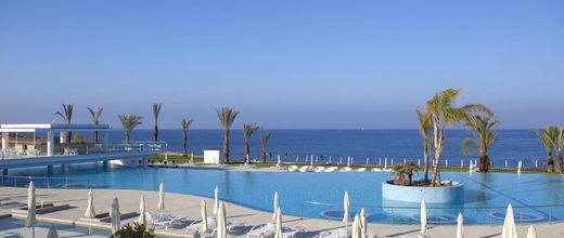 King Evelthon Beach Hotel and Resort