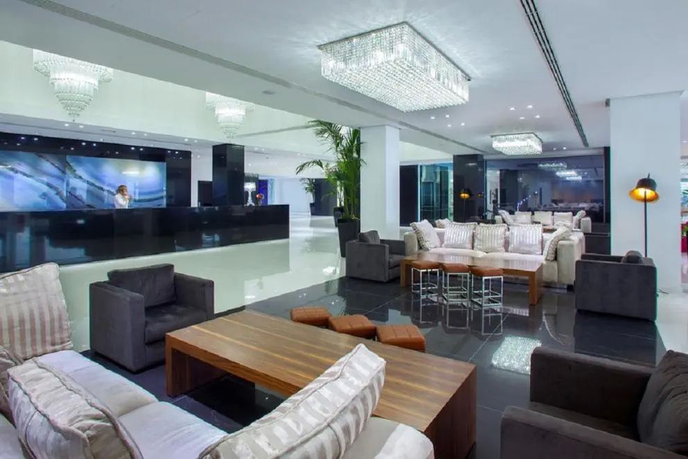 King Evelthon Beach Hotel and Resort - recepcja / lobby