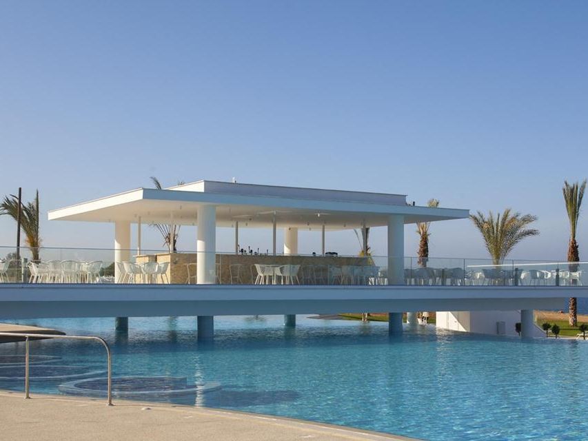 basen, pool bar