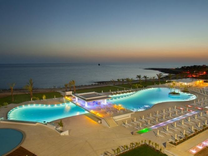 teren hotelu, basen, pool bar, plaża