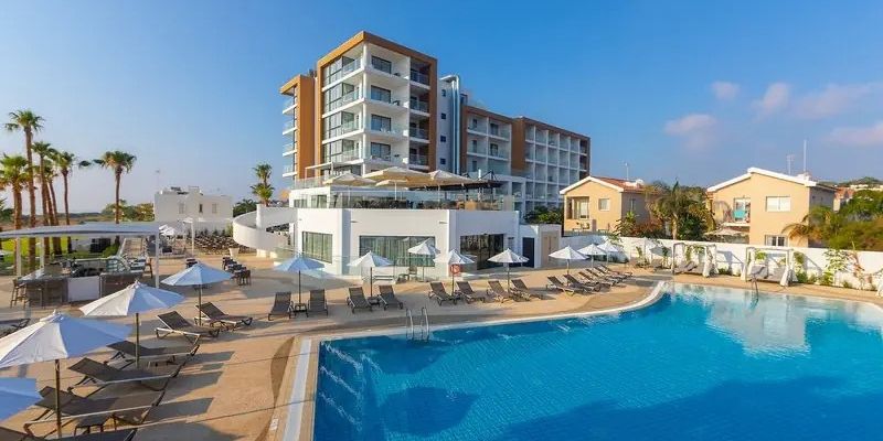 Cypr First Deal na 7 dni w kwietniu: 4⋆ hotel od 3 922 zł