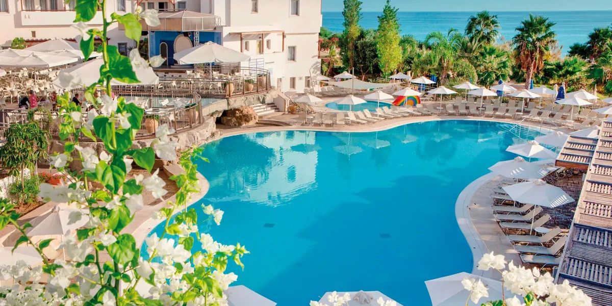 Cypr First Deal na 7 dni w kwietniu: 4⋆ hotel od 3 710 zł