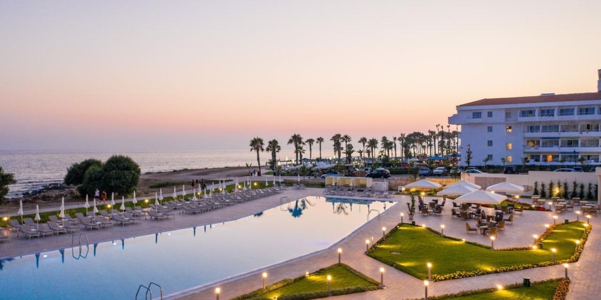 Cypr First Deal na 7 dni w styczniu: 5⋆ hotel od 4 483 zł