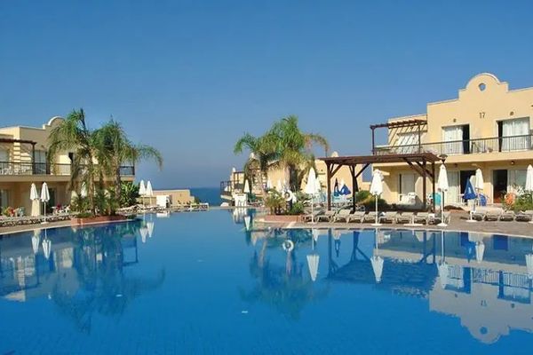 Louis Paphos Breeze