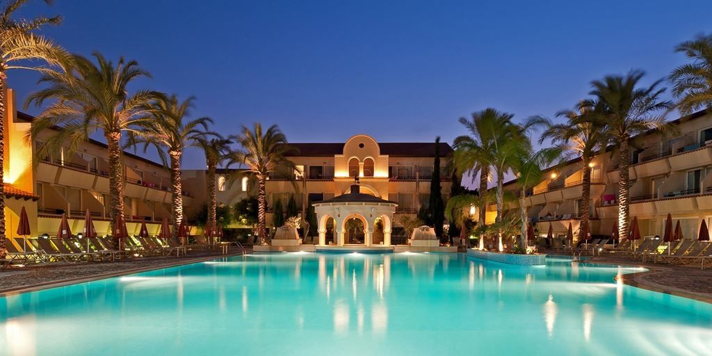 Cypr First Deal na 7 dni w kwietniu: 4⋆ hotel od 4 086 zł