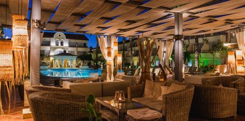 pool bar