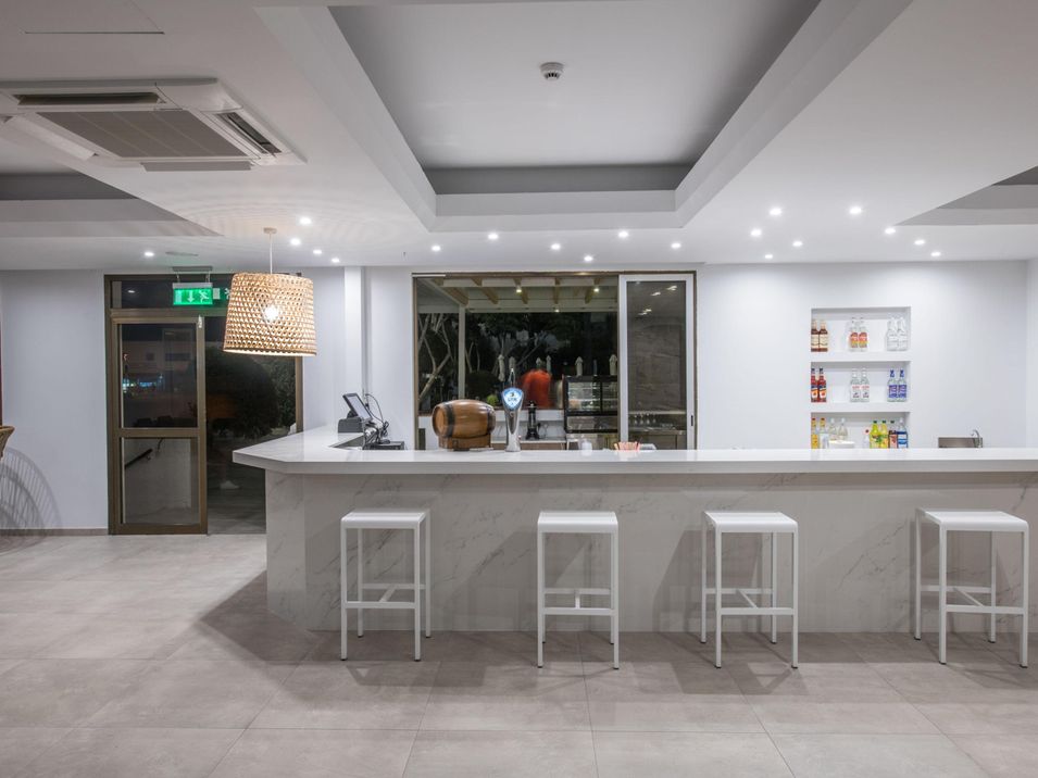 lobby bar