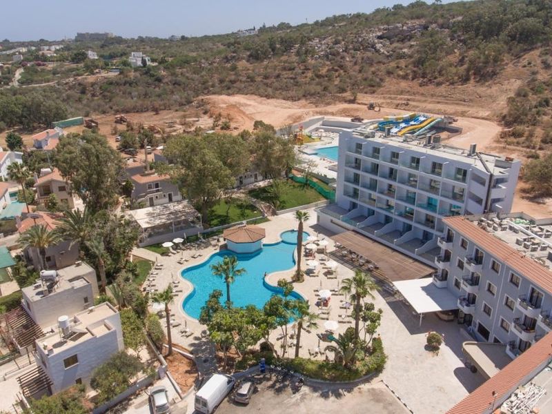 Narcissos Waterpark Resort