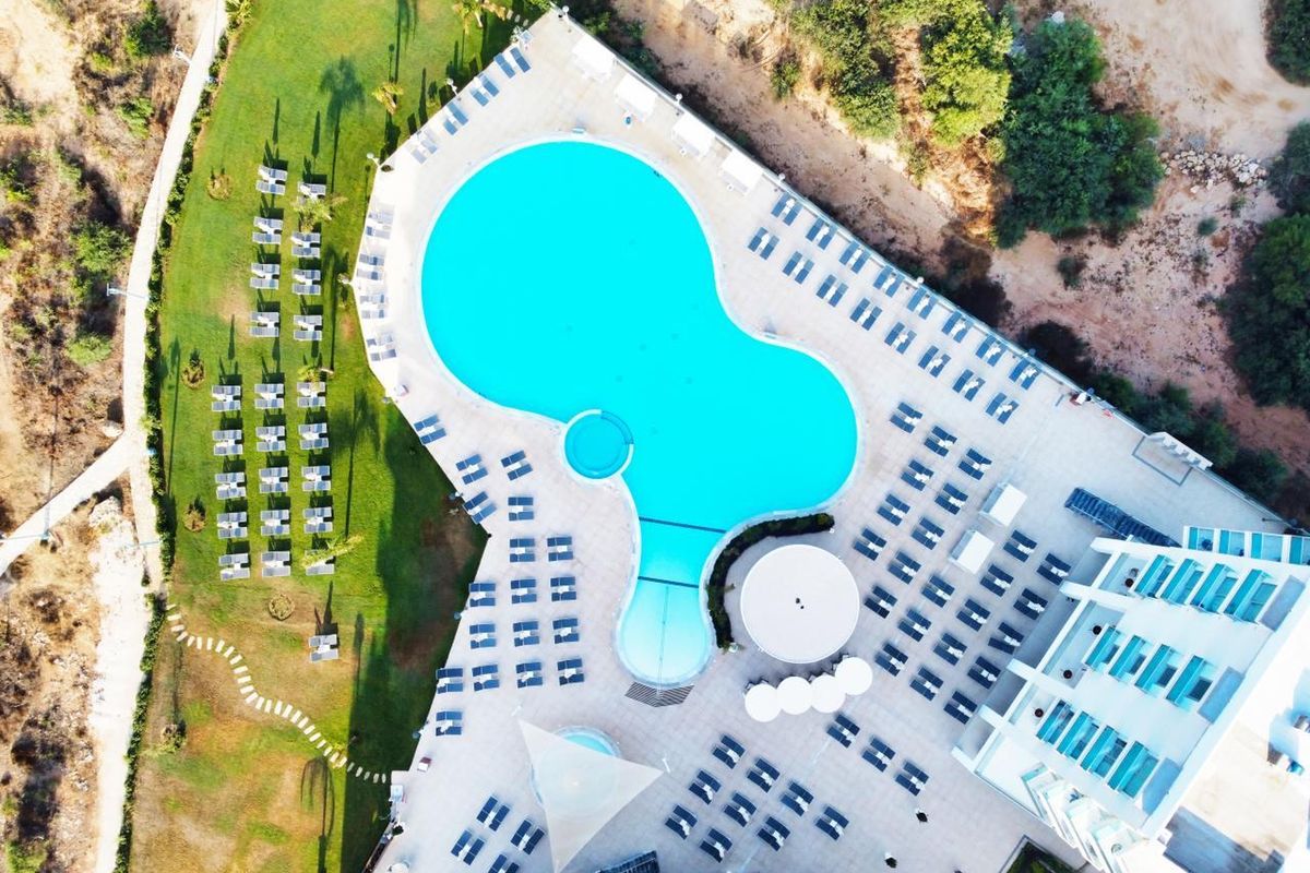 Nissi Blu Beach Resort - basen