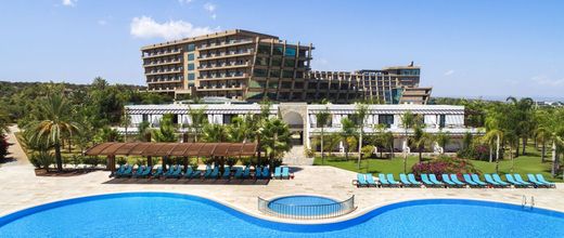 Noah's Ark Deluxe Hotel & Spa