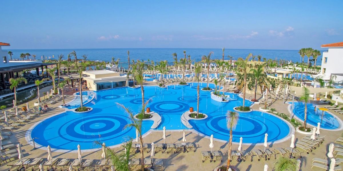 Cypr First Deal na 7 dni w lutym: 5⋆ hotel od 4 943 zł