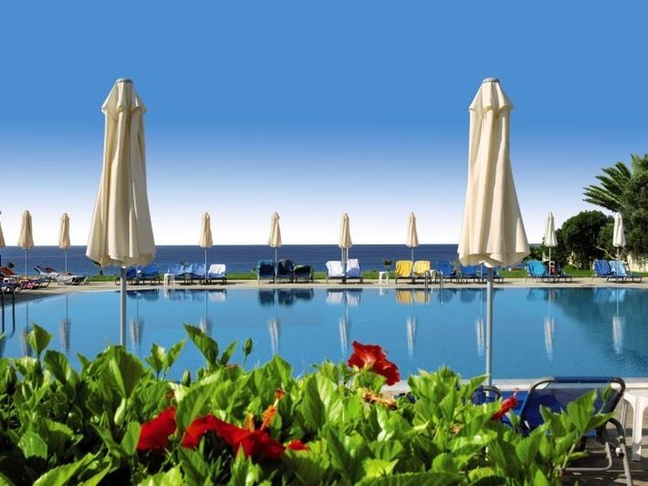 Panas Holiday Village