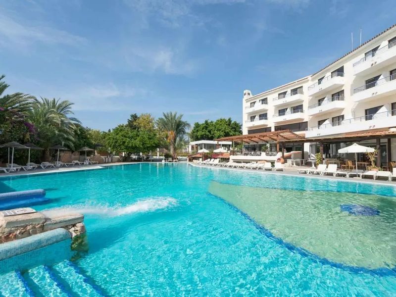 Paphos Gardens Holiday Resort (ex Leptos) 3*