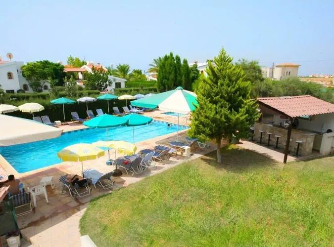 Petsas Apartments (Coral Bay)