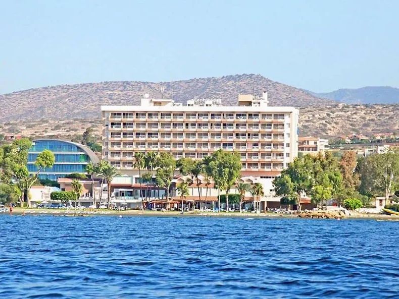 Poseidonia Beach