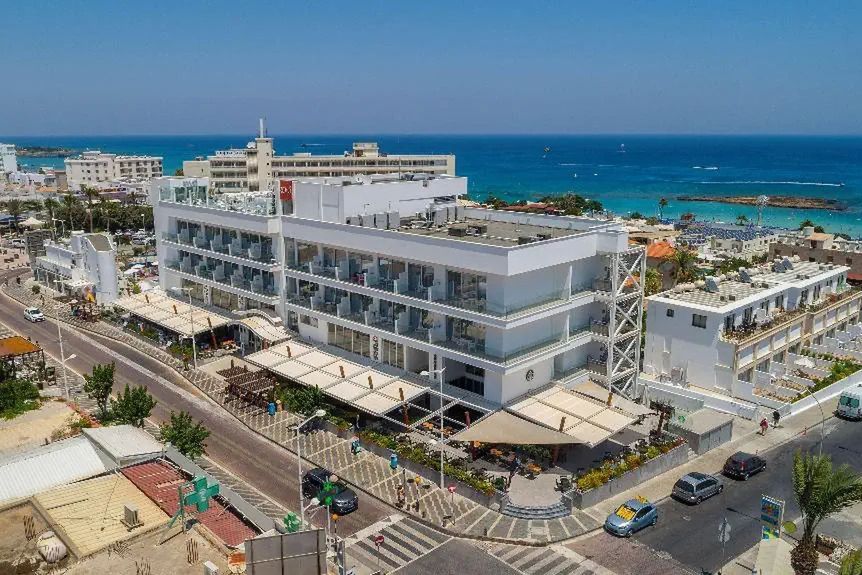 Protaras Plaza - teren hotelu