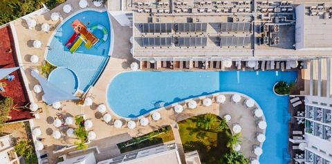 teren hotelu, basen, zjeżdżalnia