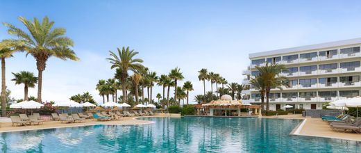 St. George Beach Hotel & Spa Resort